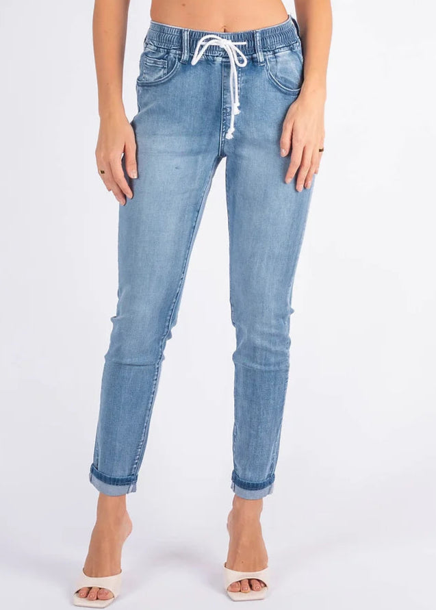 Nicky Pull on Jeans - Mid Wash Denim