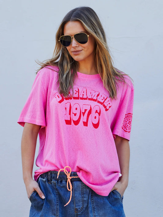 1976 Dreamer Tee - Hot Pink