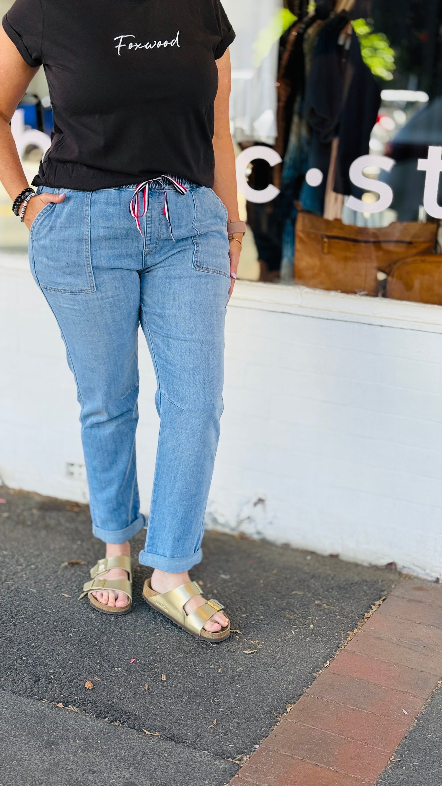 Jenna Pull-on Relaxed Jeans - Light Wash Denim