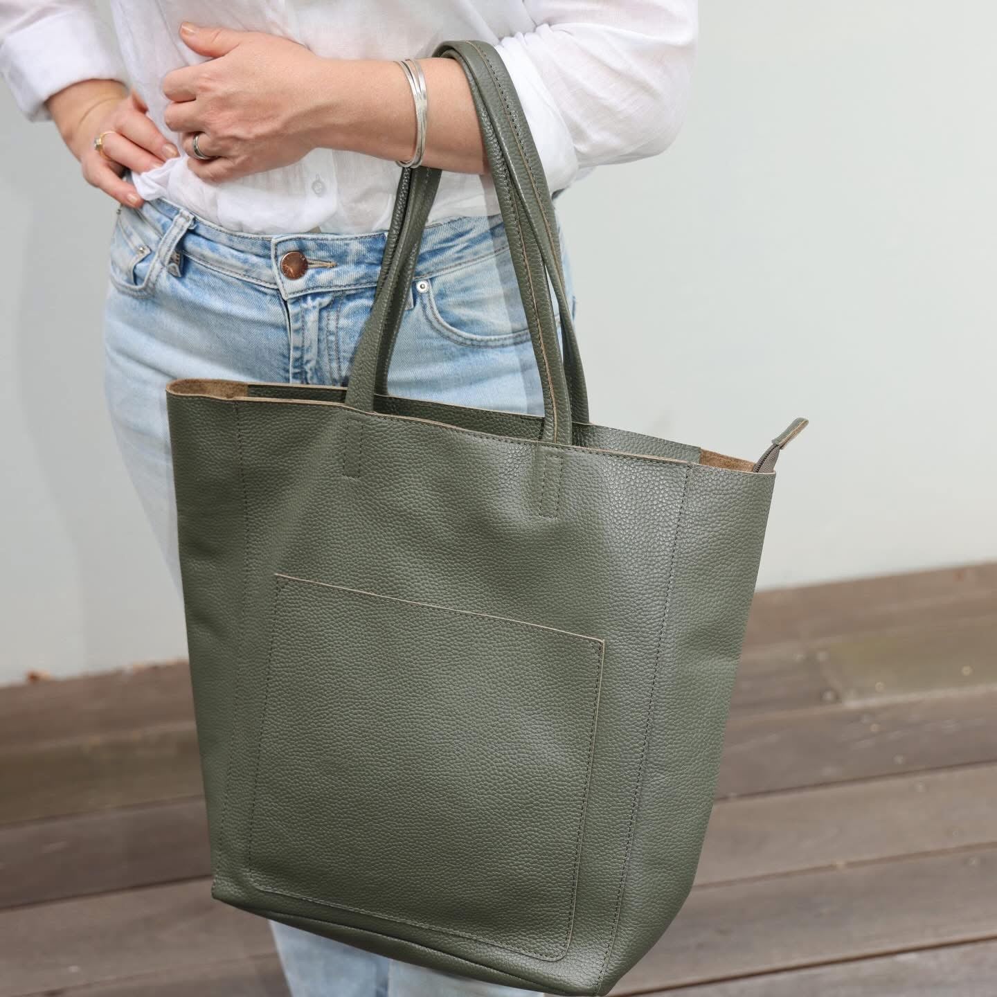 Laurel Leather Bucket Bag
