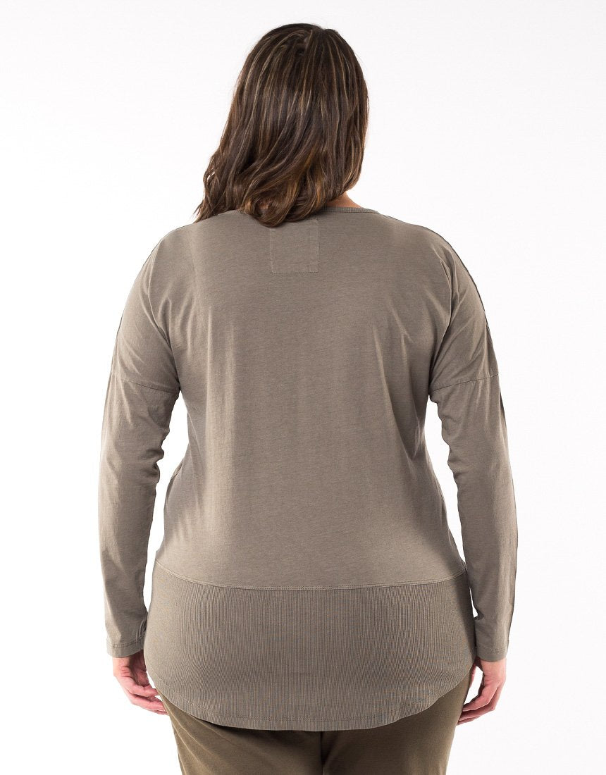 Elm Embrace Stockist Elm Plus Size Rib Long Sleeve Rib Top Elm Plus Size Khaki Rib Long Sleeve