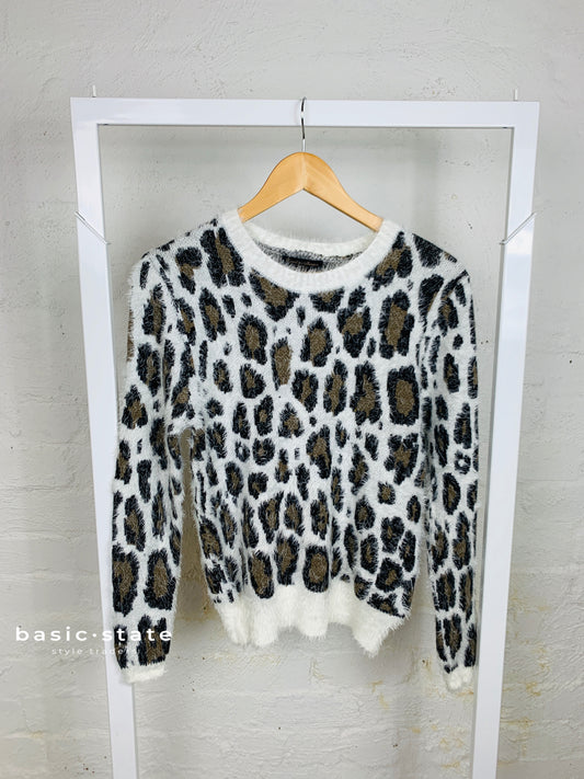 Greta Soft Knit Sweater || Leopard Print