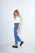 Noelle Straight Leg Jeans - Blue