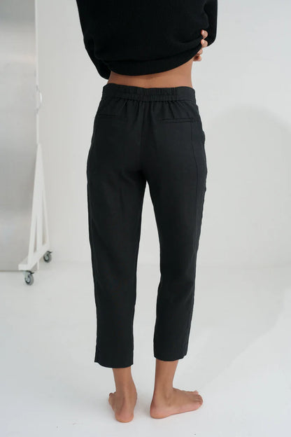 Emer Linen Pants back view black linen

