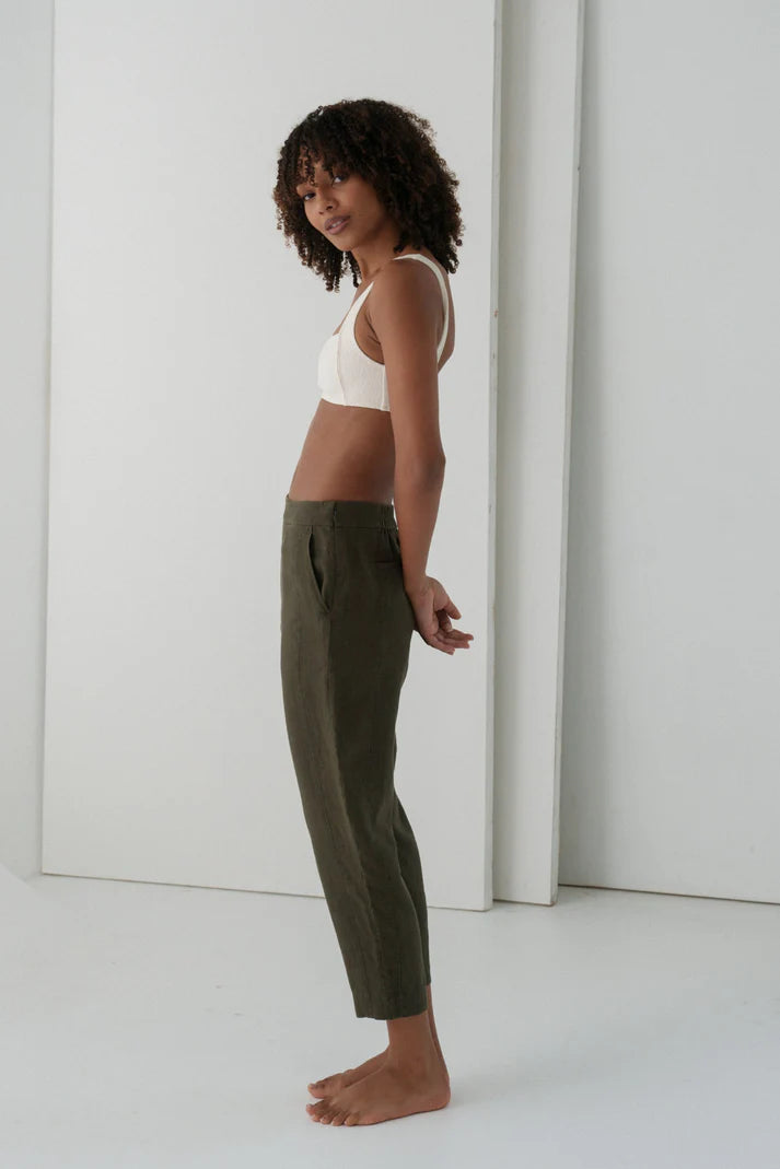 Cropped pencil linen pants with side pockets by Lilly Pilly
