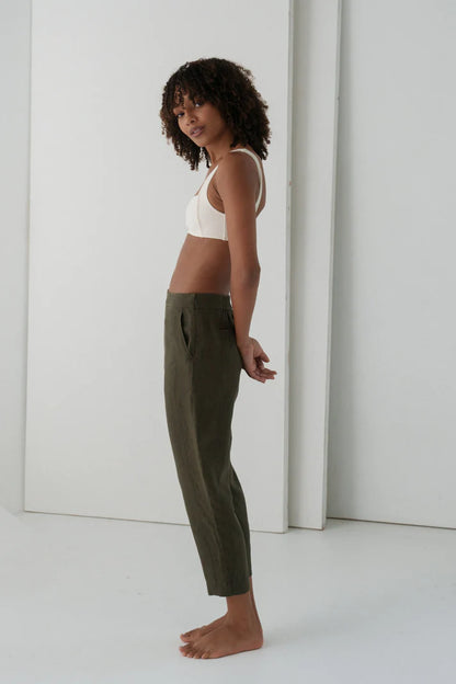 Cropped pencil linen pants with side pockets by Lilly Pilly
