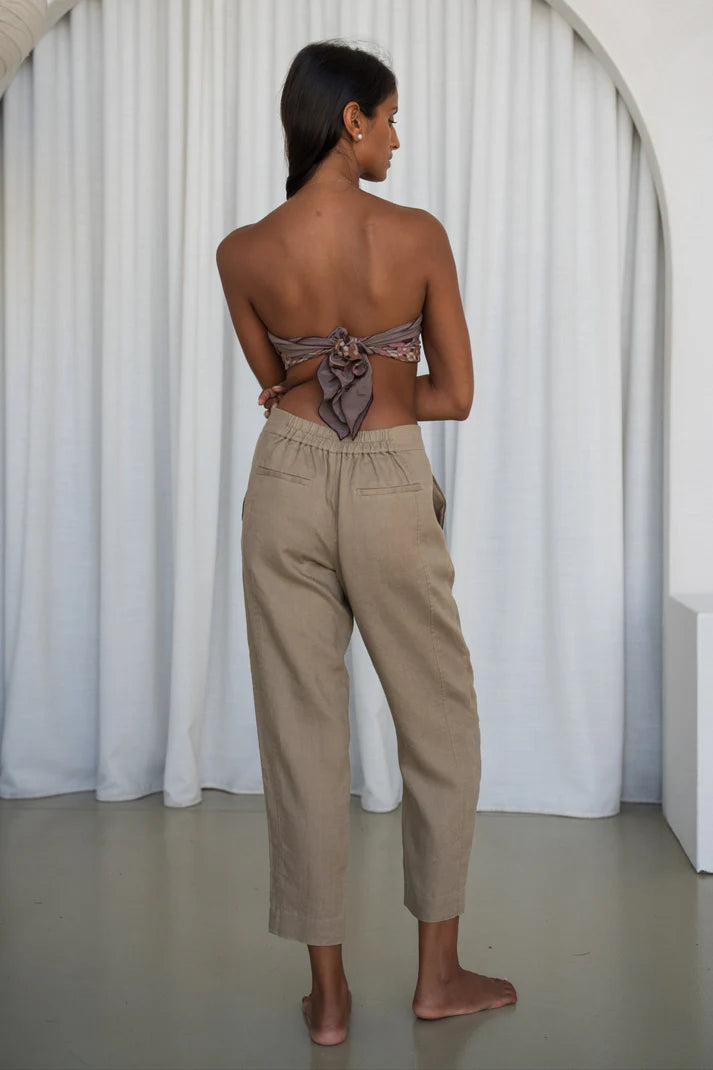 Women’s cropped linen pants with elastic back waistband