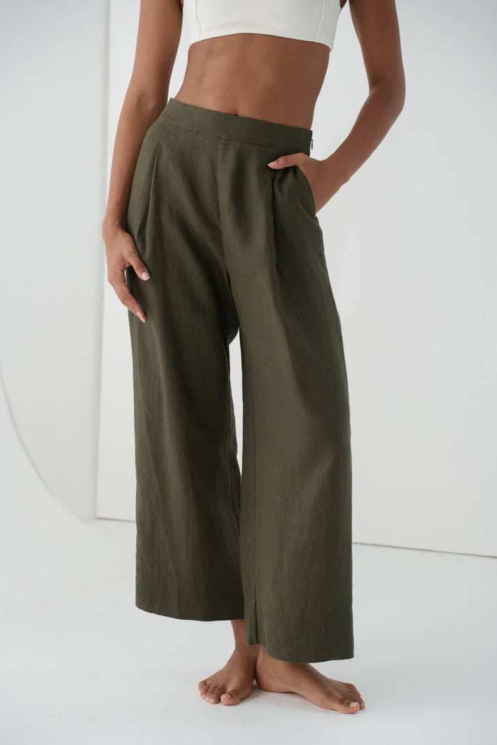 Lilly Pilly Ivy Crop Linen Pants in European Flax linen