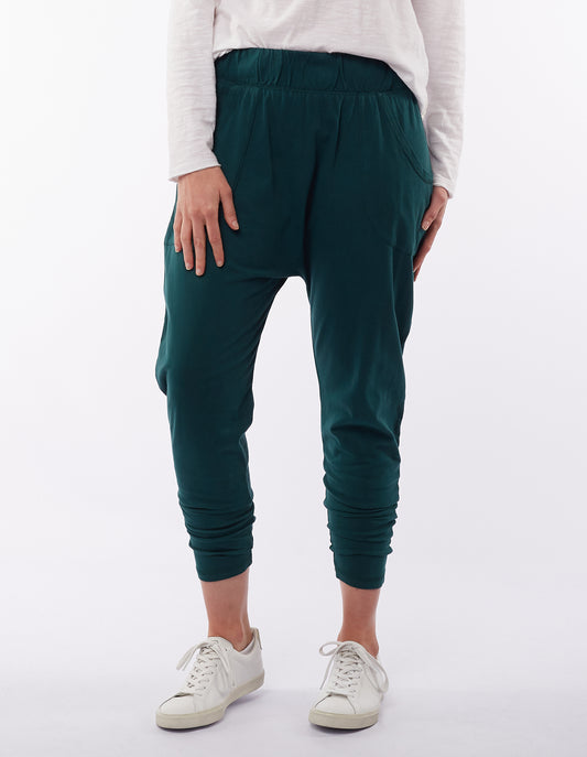 Shop Elm Weekender Pants Forest Green, Shop Elm Weekender Drop Pants Dark Green 