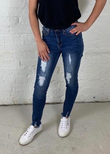 Harper High Waisted Jeans || Distressed Denim