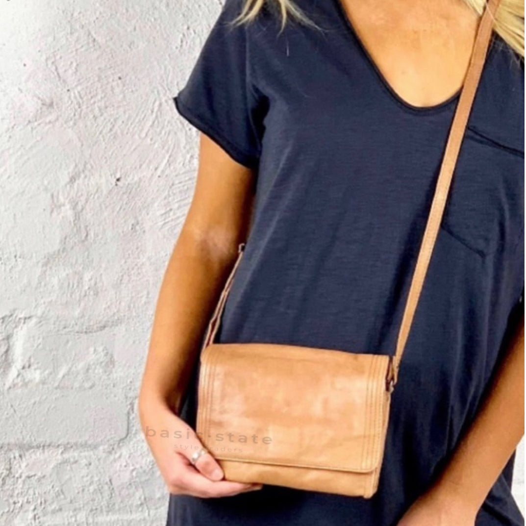 Gloria 2025 leather messenger